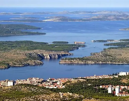 Blue Holidays شقة *