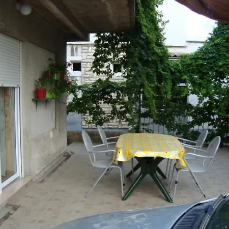 アパート Blue Holidays