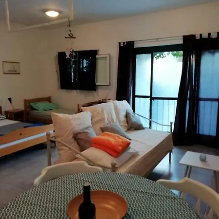 Blue Holidays アパート シベニク